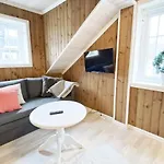 5 Person In Rauland-by Traum